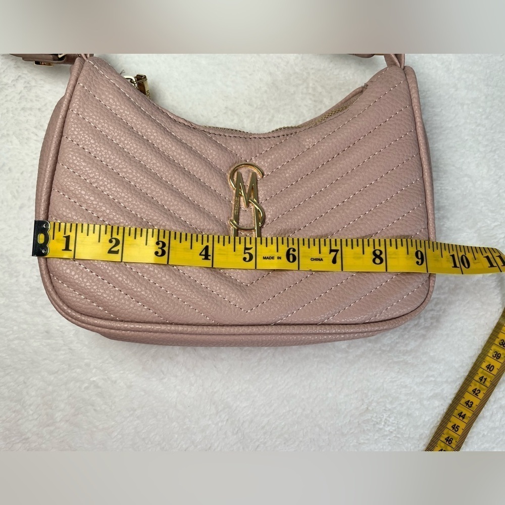 Steve Madden Light Blush Small Handbag with Gold Hardware. - Picture 5 of 9